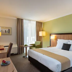 holiday-inn-dusseldorf-airport-ratingen.topcolognehotels.com/